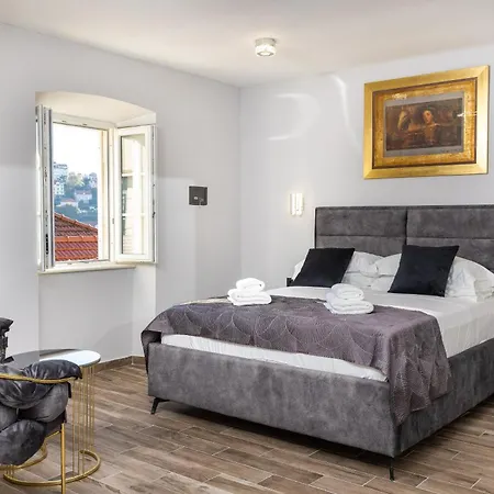 Hariett Πανσιόν 3*